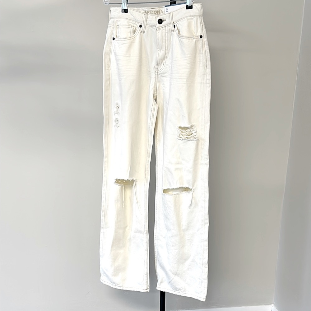 Arizona Jean Co. Women's White Distressed Jeans Sz1